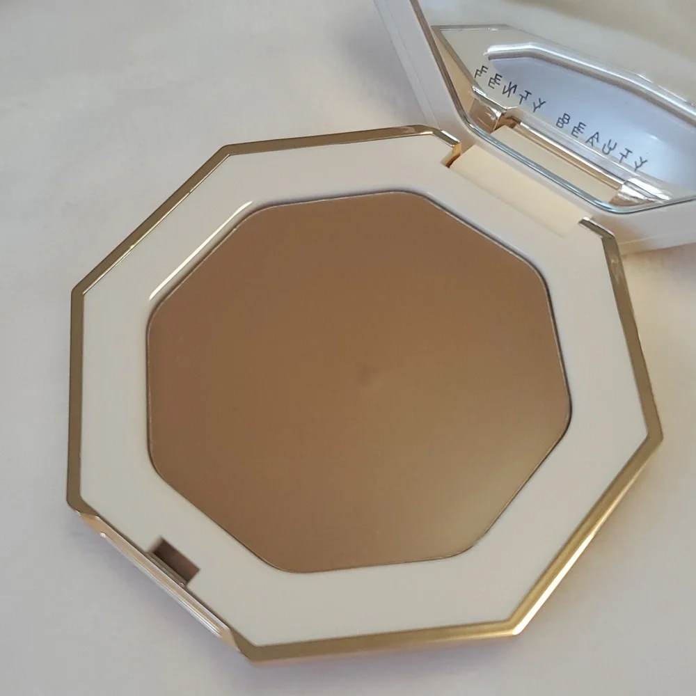 NIB Fenty Beauty by Rihanna Cheeks Out Freestyle Cream Bronzer 02 Butta Biscuit
